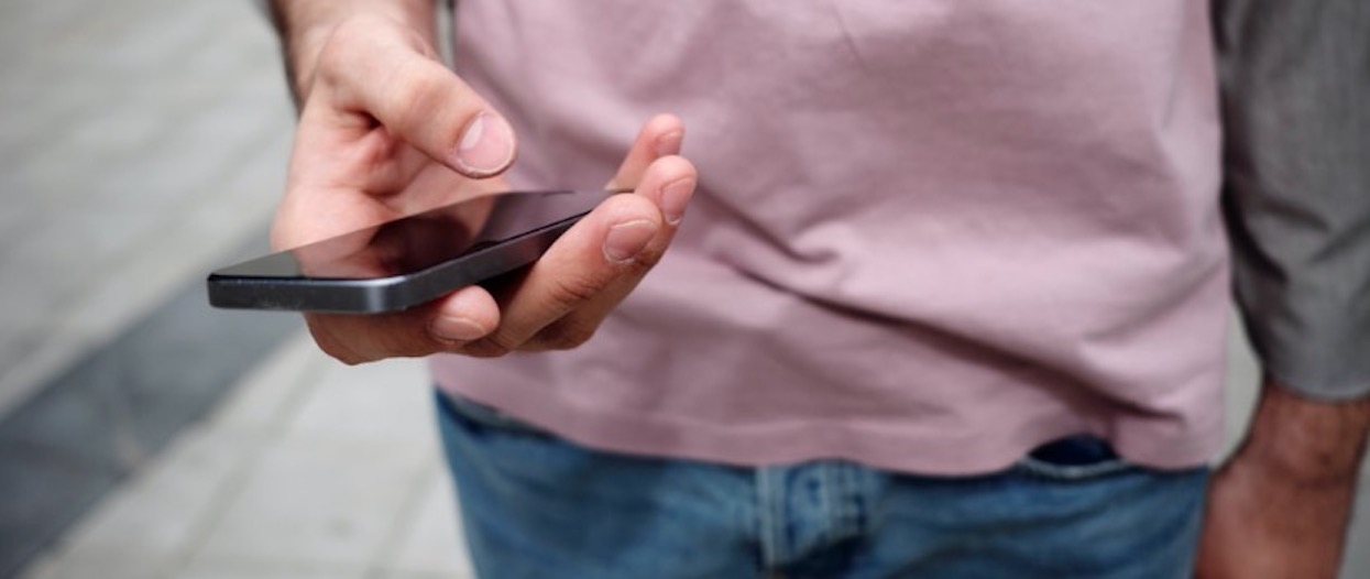 Polacy masowo dostają SMS-y o jednej treści. Już wszystko jasne, trzeba koniecznie sprawdzić swój telefon