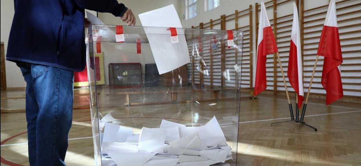 Jak głosować w zbliżających się wyborach żeby się nie zakazić? Najważniejsze zasady