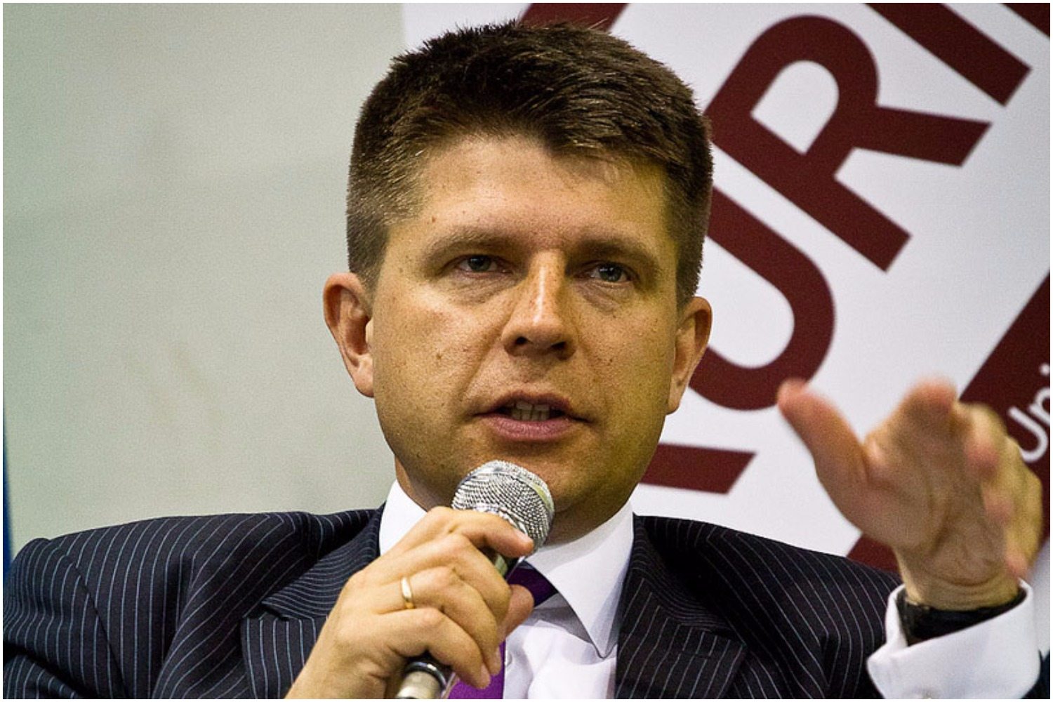 Petru: 28 lat temu byliśmy wzorem, dzisiaj jesteśmy na historycznym zakręcie