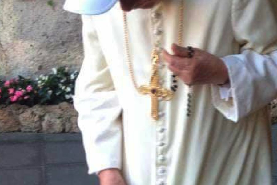 Benedykt XVI na skraju wyczerpania. Porażające zdjęcia wstrząsnęły całym światem