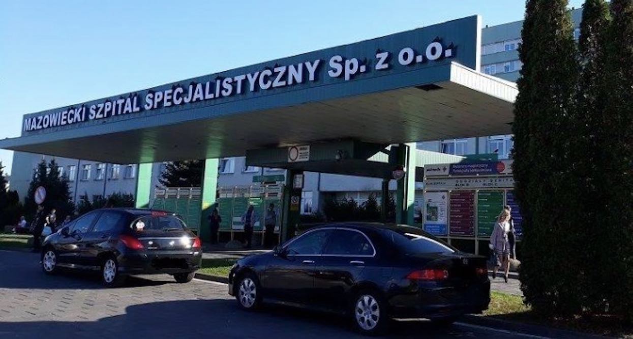 Dramat w polskim mieście. Staruszek dwa dni leżał w krzakach przed szpitalem, zmarł dzień po odnalezieniu