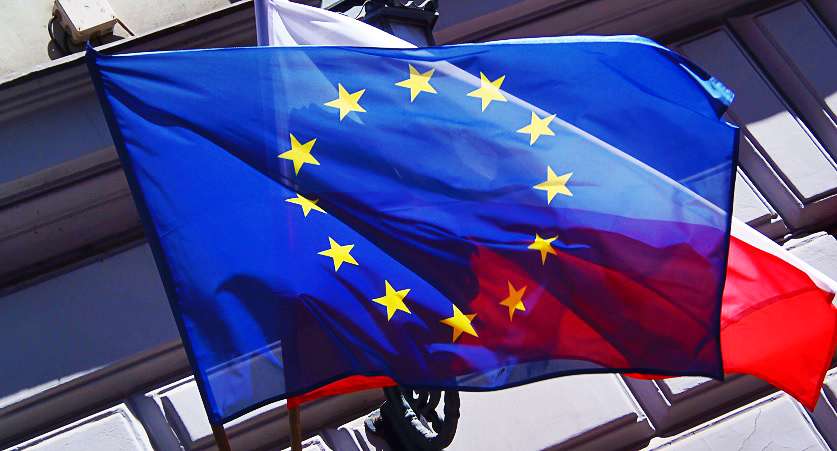 Prawica w skowronkach. Niespodziewane wyniki sondażu ws. polexitu