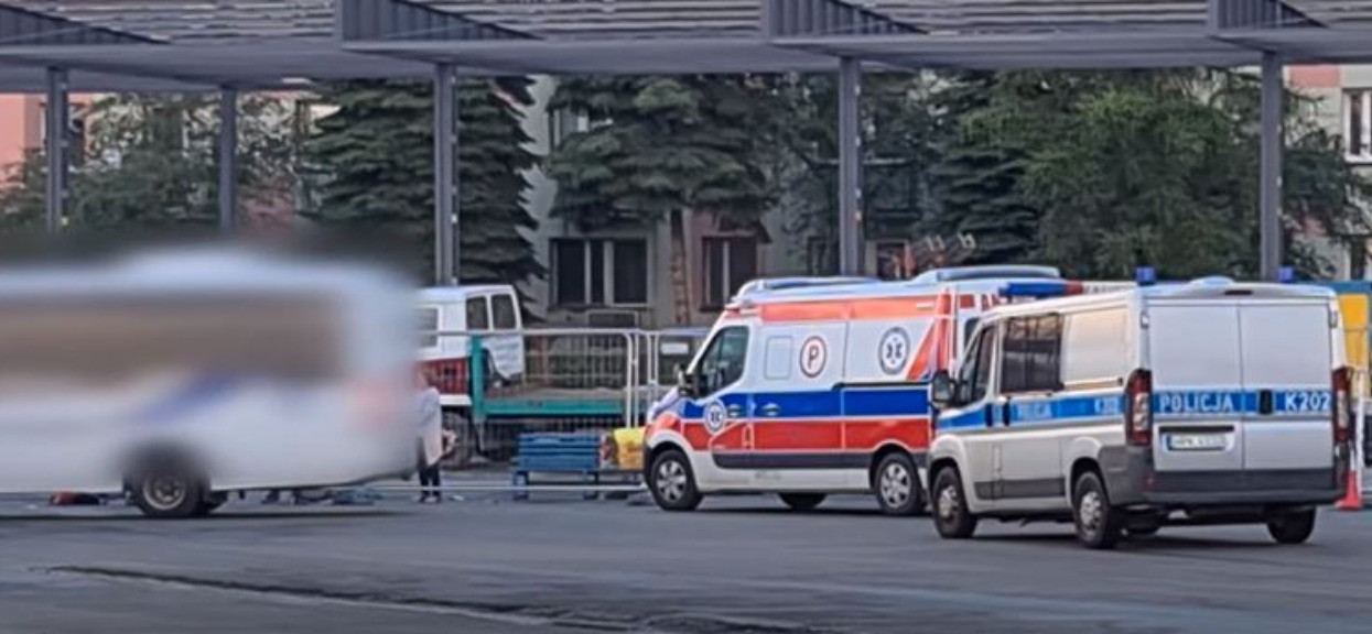 Z ostatniej chwili: Kilkunastu pasażerów autokaru rannych, kłęby dymu. Trwa czarna seria na początek wakacji w Polsce