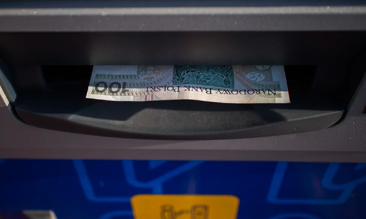 Wypłacasz pieniądze z bankomatu? Możesz się mocno zdziwić, NBP wydało oficjalne oświadczenie