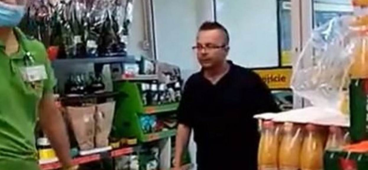 Skandal w Biedronce, klient wyzywał pracownika. Najnowsze doniesienia policji