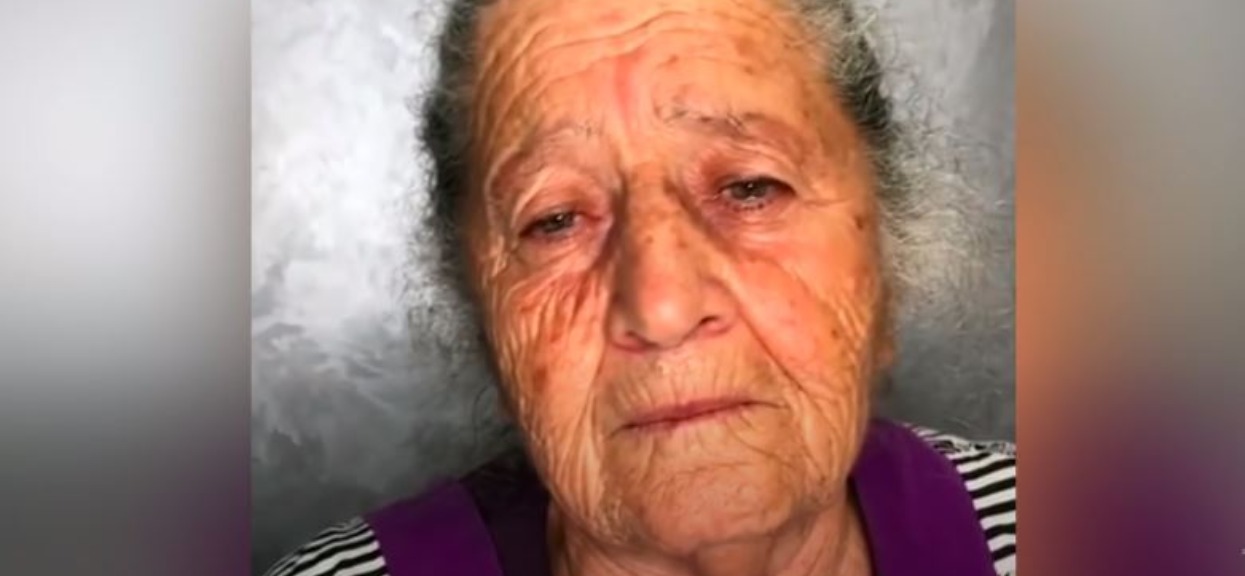 Babcia poprosiła wnuczkę, by zmieniła jej wygląd. Efekt jest nieziemski, odmłodniała kilkadziesiąt lat