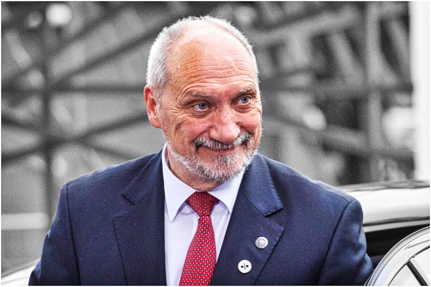Ostatnie zadanie Macierewicza. Przysięga, że zrobi to przed dymisją