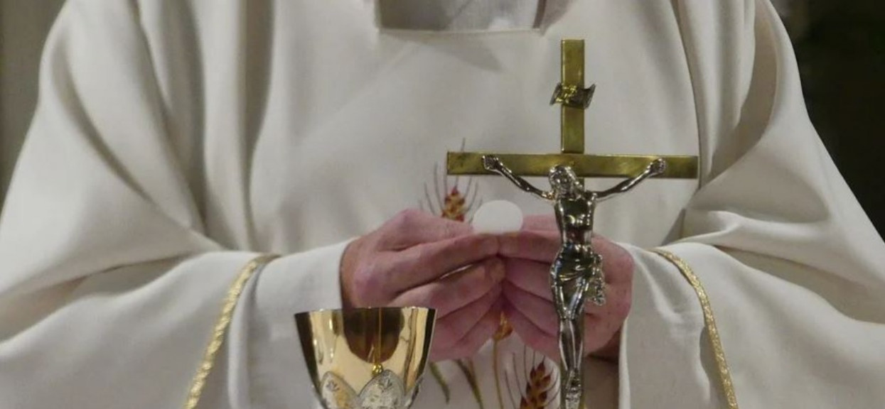 Rekordowo wysokie wydatki państwa na Kościół. Ujawniono kwotę, zwala z nóg