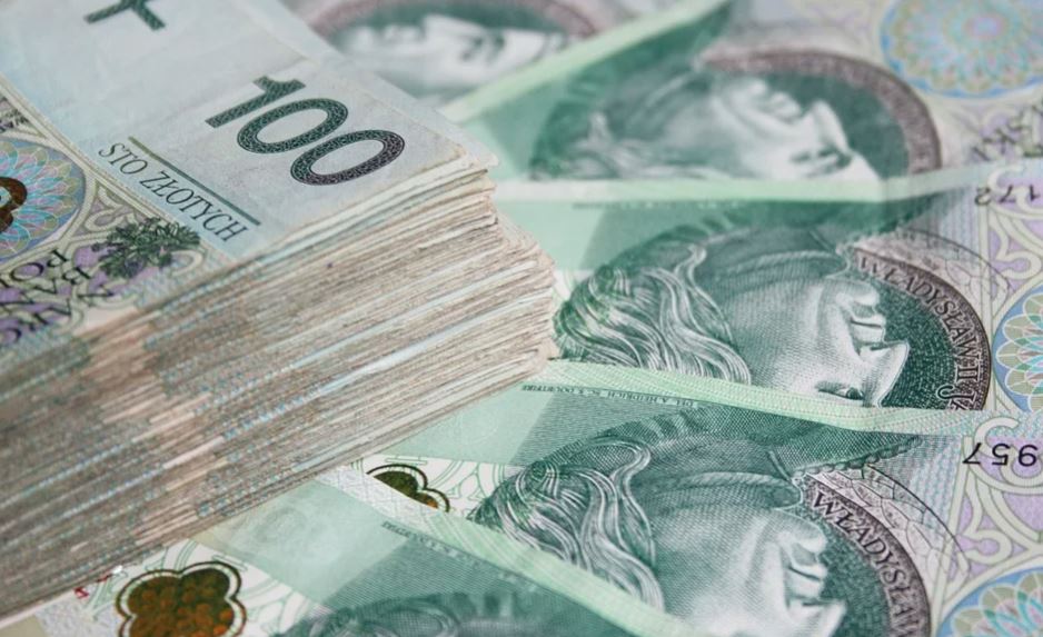 2400 złotych "na głowę". Spełnisz jeden warunek i dostaniesz pieniądze