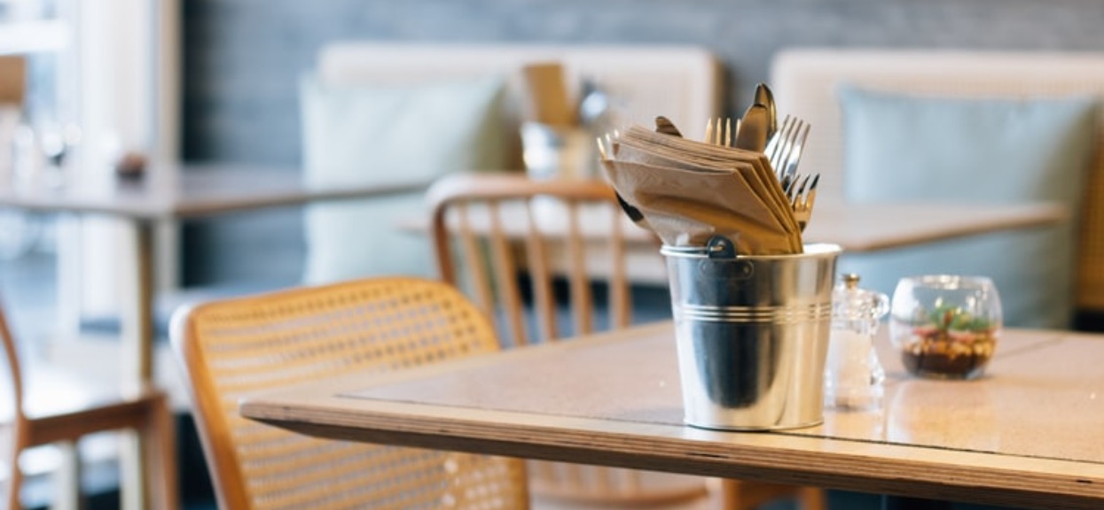 Kontrola w polskich restauracjach wykazała porażające wyniki. Tak oszukują klientów