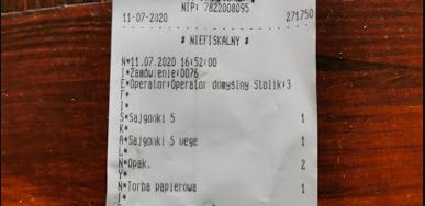 Na paragonie zauważył niewyobrażalnie obraźliwy dopisek. Nigdy wcześniej nie był tak bardzo upokorzony
