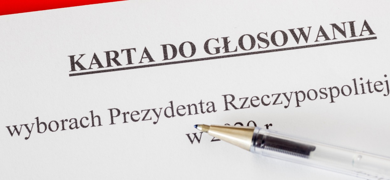Kobieta wyniosła kartę do głosowania poza lokal wyborczy. Nie mieści się w głowie, co z nią zrobiła