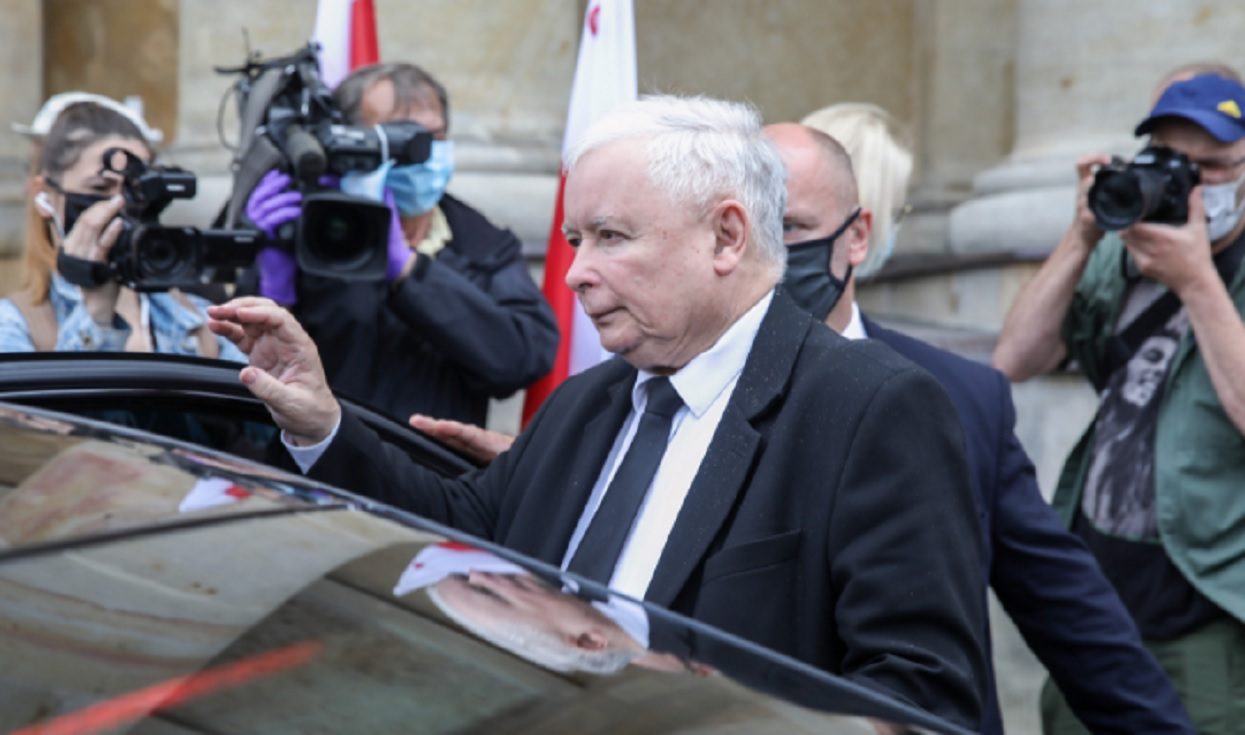 Wiemy, co robił Jarosław Kaczyński podczas wieczoru wyborczego. Nietypowe zachowanie