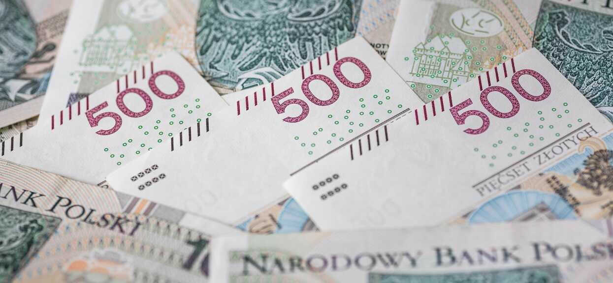 Spłacasz kredyt? Wystarczy jedna rzecz, żebyś zaoszczędził nawet kilkadziesiąt tysięcy złotych