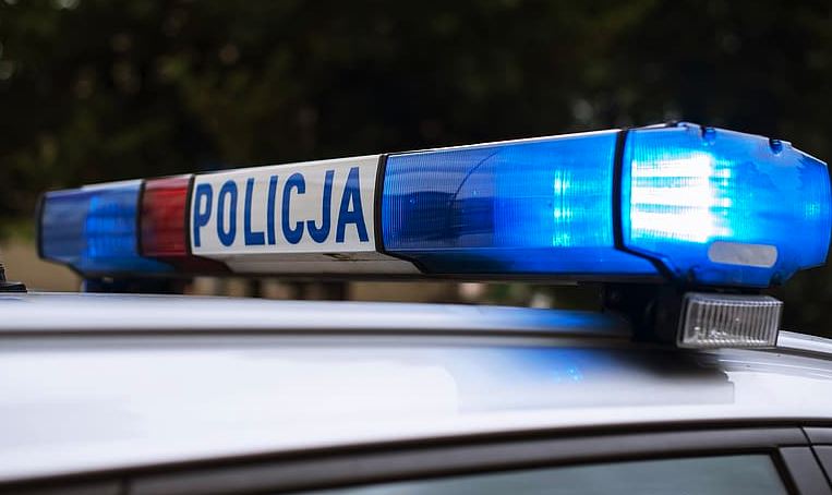 10-latka znalazła cukierki z dołączonym liścikiem. Kiedy mama zobaczyła treść, natychmiast chwyciła telefon, była zdruzgotana