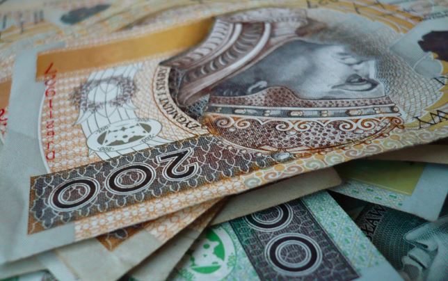 Bon turystyczny spłacą nawet z odsetkami. Czarne chmury nad grupą rodziców