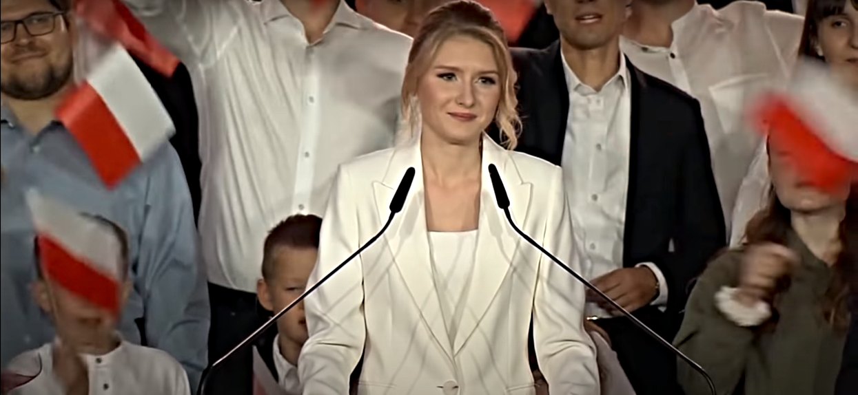 Kinga Duda przyłapana przez media, zrobiono jej zdjęcia i opublikowano. Szaleństwo
