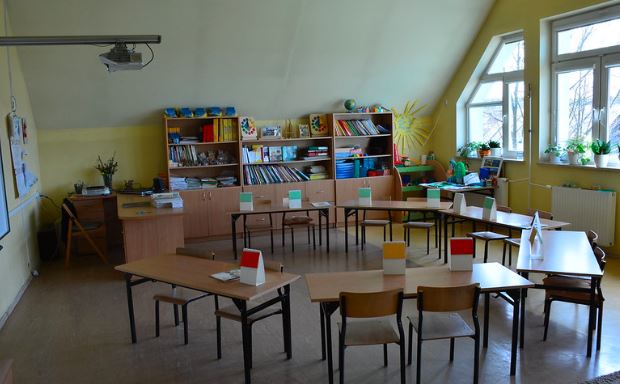 Dłuższy rok szkolny, ale z mniejszą liczbą dzienną lekcji - popieracie pomysł?