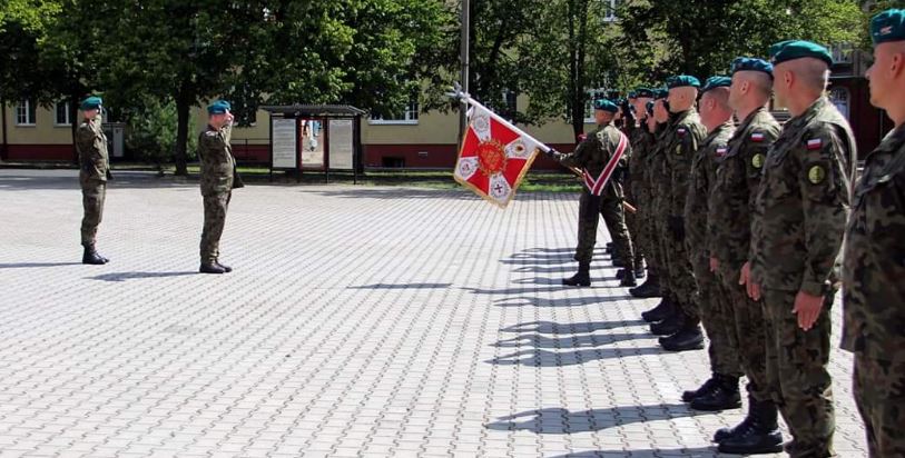Jesteście za czy przeciw przywróceniu obowiązkowej służby wojskowej?