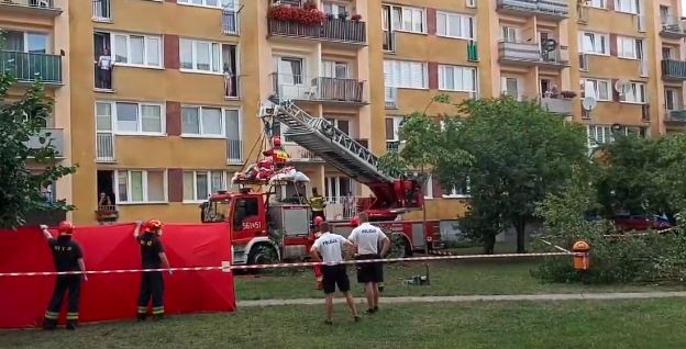 Zatrważające sceny nad Bałtykiem. Pilna ewakuacja 200-kilogramowego mężczyzny
