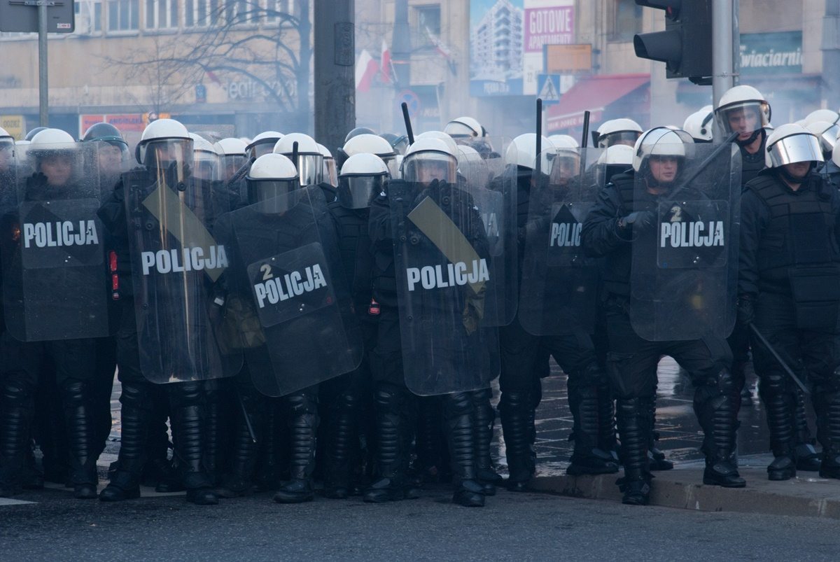 Policja rozprawia się z demonstrantami. To koniec wolności zgromadzeń
