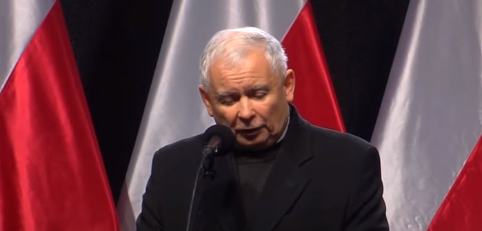 Wszystko uchwycili z ukrycia na zdjęciu. Zdumiewające sceny z wnętrza pokoju Kaczyńskiego