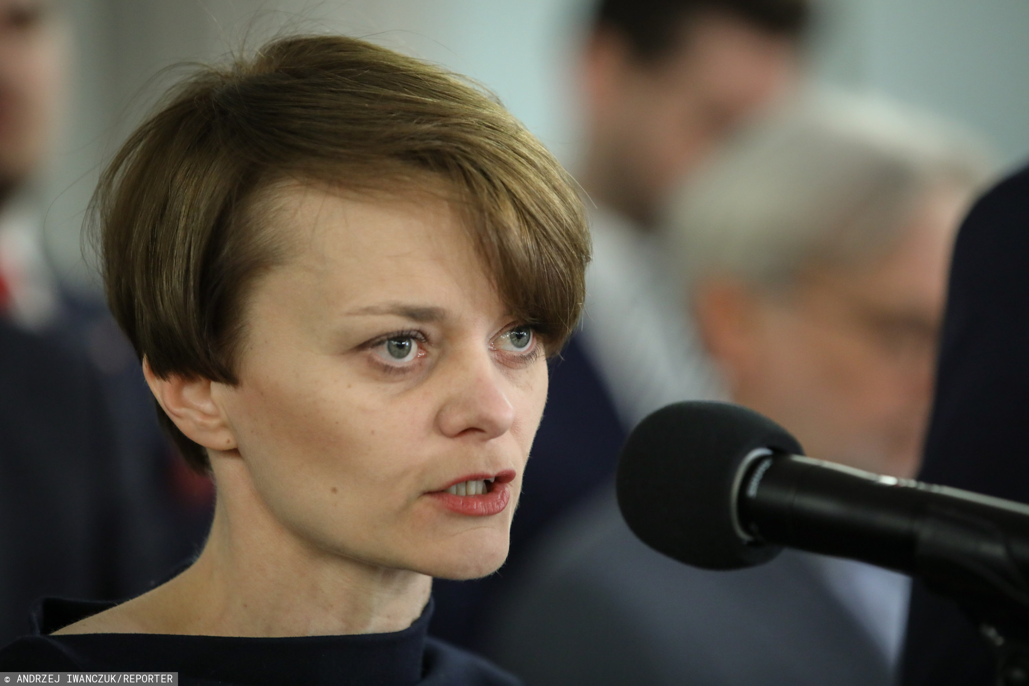 Minister Emilewicz potwierdziła. Rząd rozda dodatkowe pieniądze