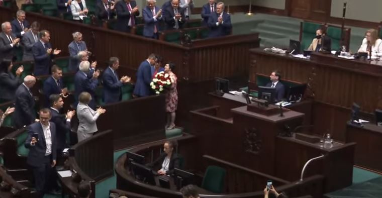 Posłowie chcą podnieść sobie pensje. Wiemy o ile, zgadzacie się?