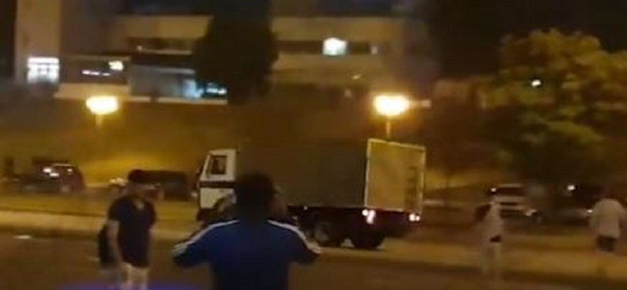 Milicyjna ciężarówka wjechała w demonstrantów. Nagranie tylko dla najbardziej wytrwałych