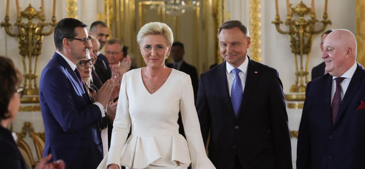 Pierwsza dama będzie zarabiać prawie 18 tysięcy złotych miesięcznie. Słusznie?