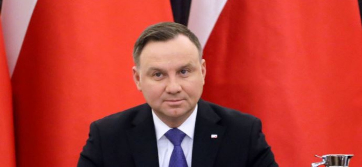Prezydent Duda będzie teraz zarabiał blisko 26 tysięcy złotych. Zgadzacie się?