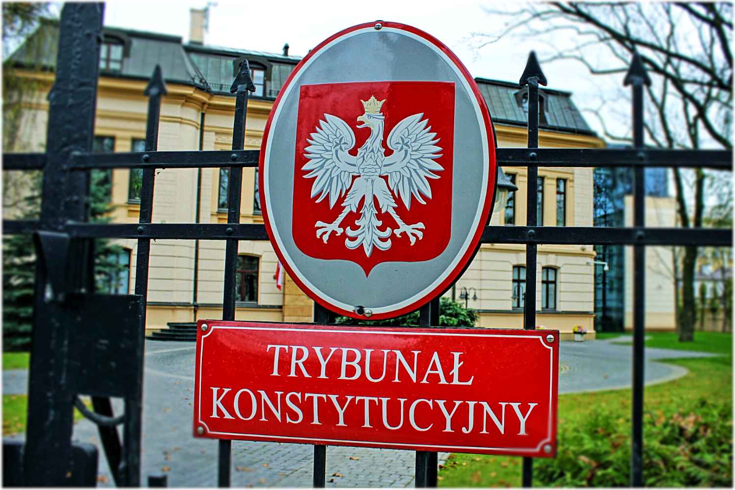 Przeraźliwy koszmar w Trybunale Konstytucyjnym! Sędzia NIE ŻYJE