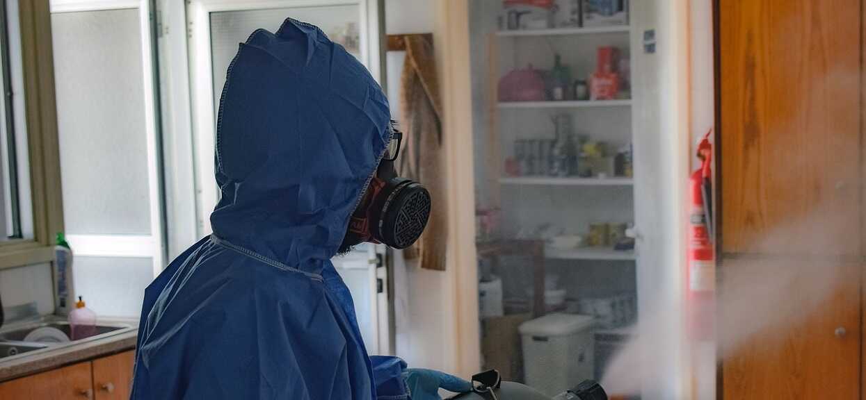 Wszyscy są bezradni, potwierdzono zakażenie w szkole. Decyzja sanepidu jest zadziwiająca