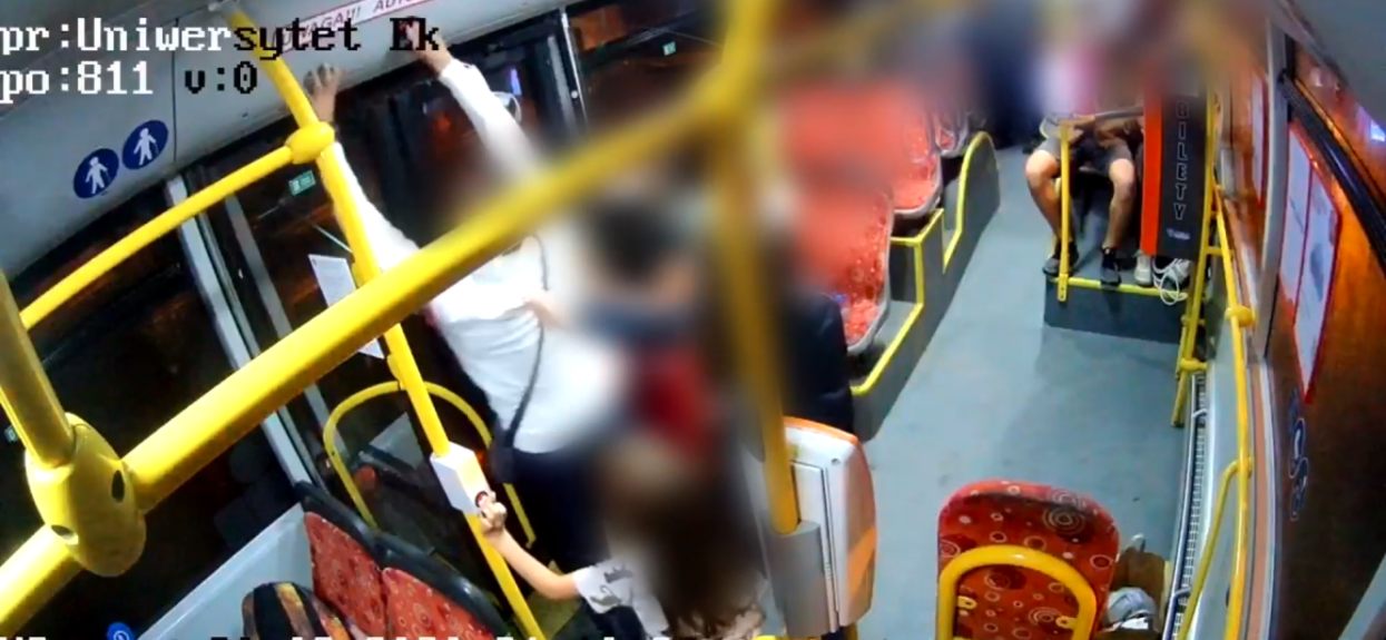 84-latek pięć godzin leżał na chodniku, zanim przyjechała karetka. Tylko dla ludzi o mocnych nerwach