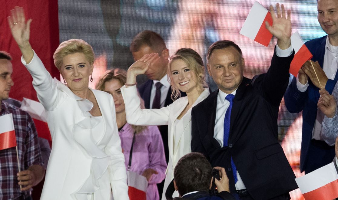Nie mogli odwrócić wzroku od Agaty Dudy, wywołała kolosalne poruszenie. Wszystko widać na zdjęciach