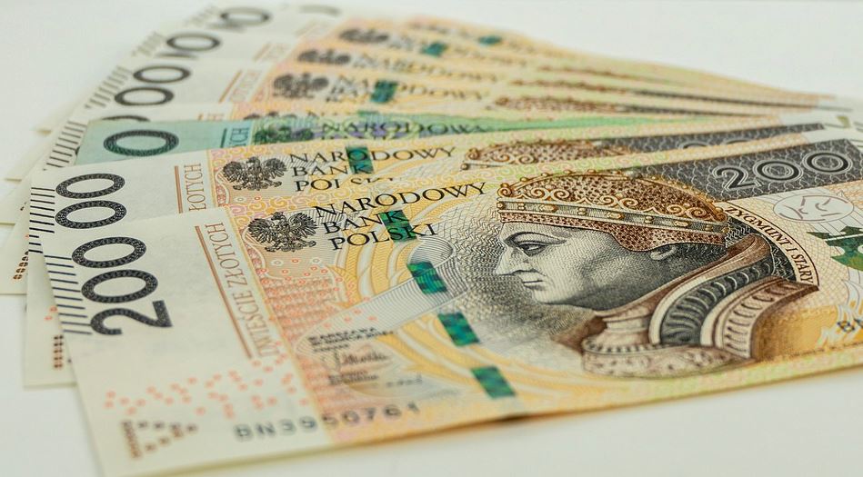 Bank potwierdził najgorszą wiadomość dla klientów. Wiadomo, co się stanie z ich pieniędzmi