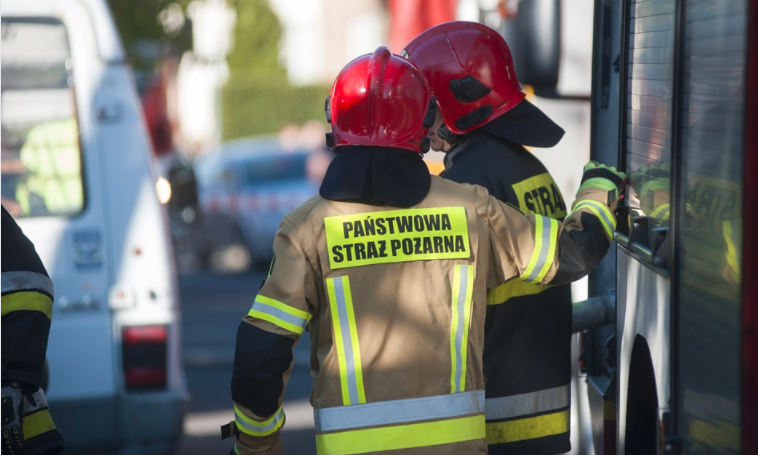 Dramatyczne sceny w północnej Polsce, służby walczyły o ich życie. Pięć młodych osób w centrum tragicznych wydarzeń