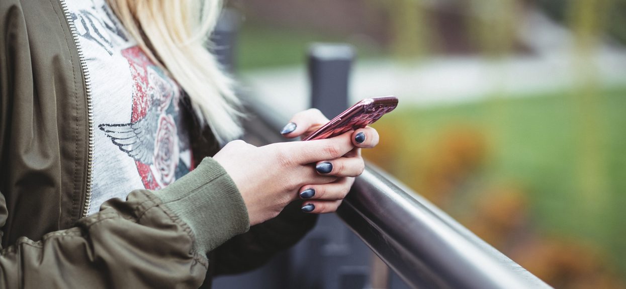 Zrobiła rezerwację w hotelu. Chwilę później dostała SMS, jego treść zwaliła ją z nóg