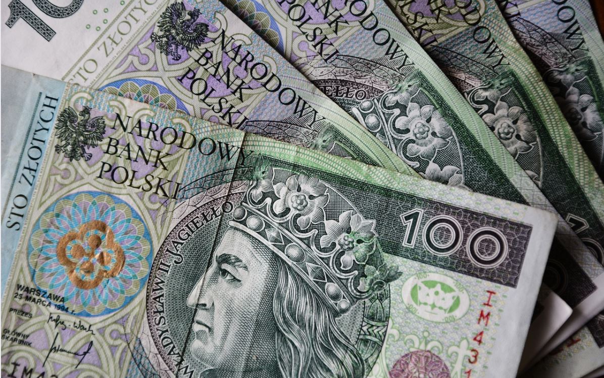 Znalazł w Sopocie torbę wypchaną pieniędzmi. Policja szuka właściciela