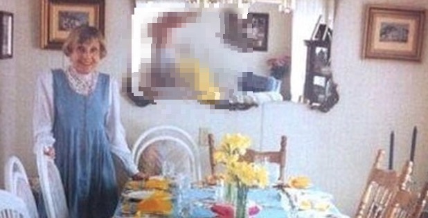 Babcia wstawiła zdjęcie z wystawnego przyjęcia. Nie zauważyła odbicia w lustrze, musiała się tłumaczyć