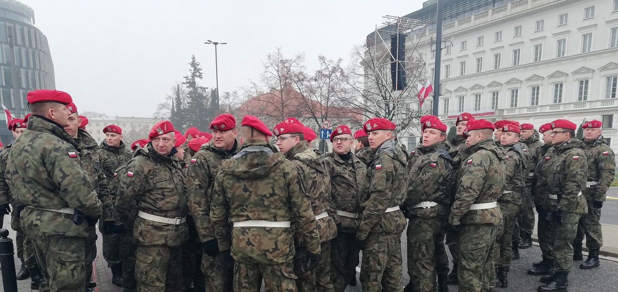 Czy obowiązkowa służba wojskowa powinna zostać przywrócona?