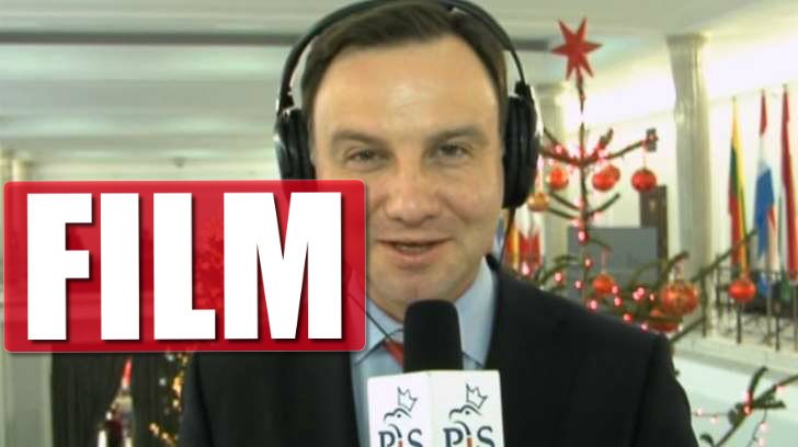Co za głos! Prezydent Duda pociesznie śpiewa kolędę, internauci ryknęli śmiechem