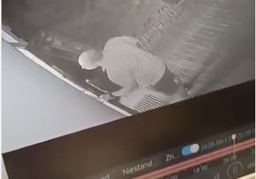 Nagranie tylko dla osób o nerwach ze stali. Bili pracowników Żabki do nieprzytomności, skatowali chłopaka i kobietę