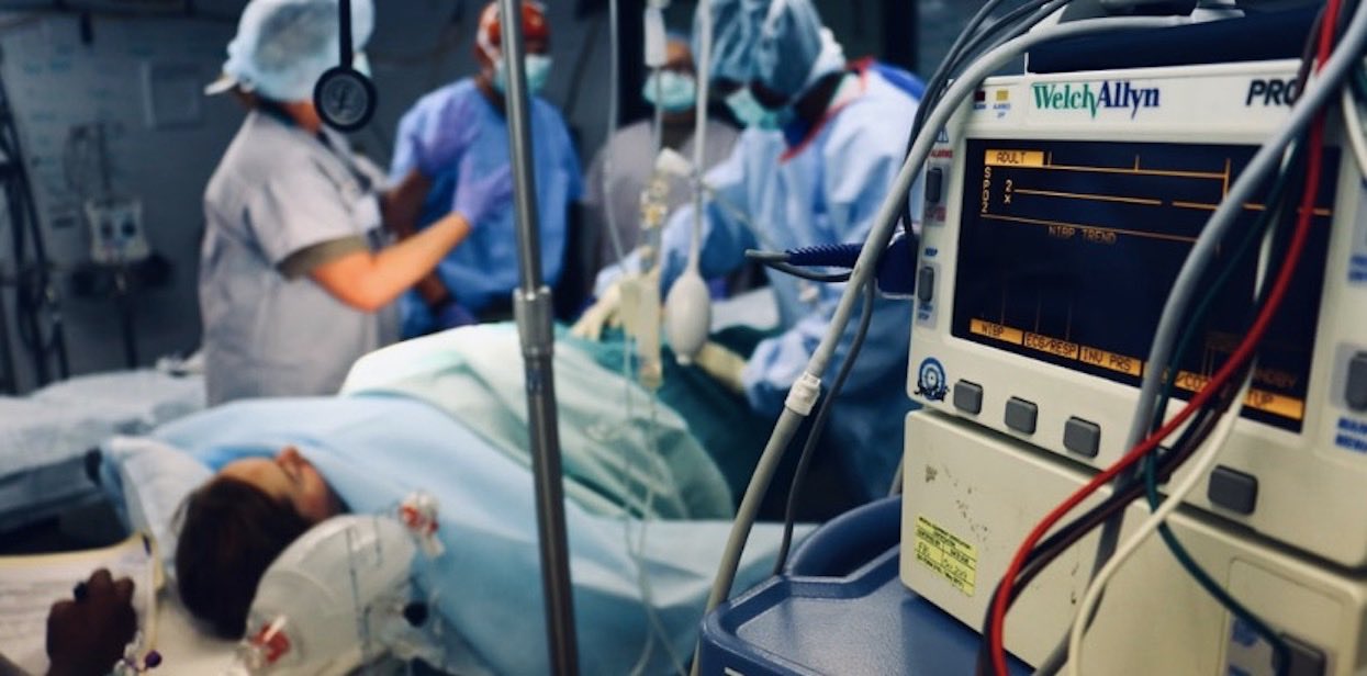 Kobieta miała w brzuchu 24-kilogramowe coś. Niesamowite, czym się okazało, bagatelizowała problem od dłuższego czasu