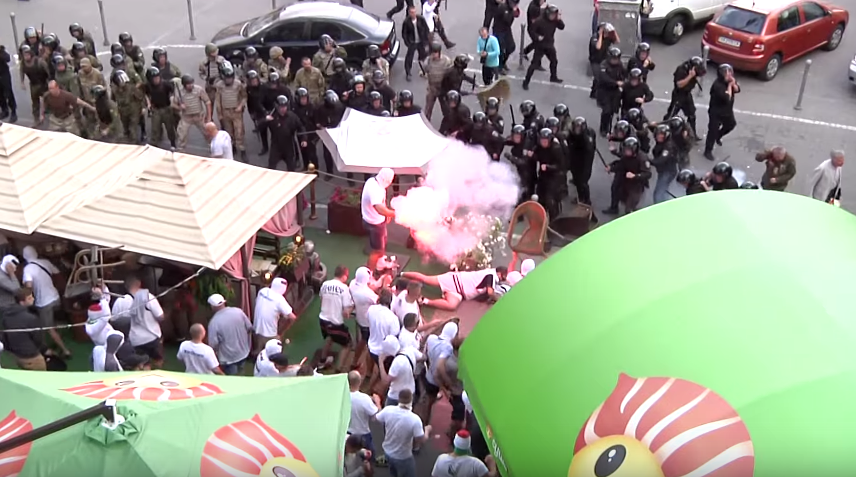 Bitwa na Majdanie. Kibice Legii starli się z Ukraińcami "Prowokacja!" (video)