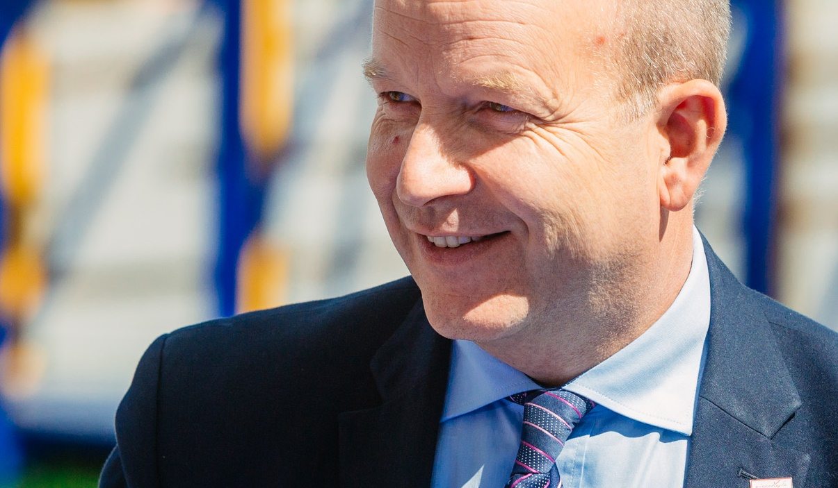Chorzy zdruzgotani! Minister skazał właśnie tysiące ludzi na śmierć w męczarniach