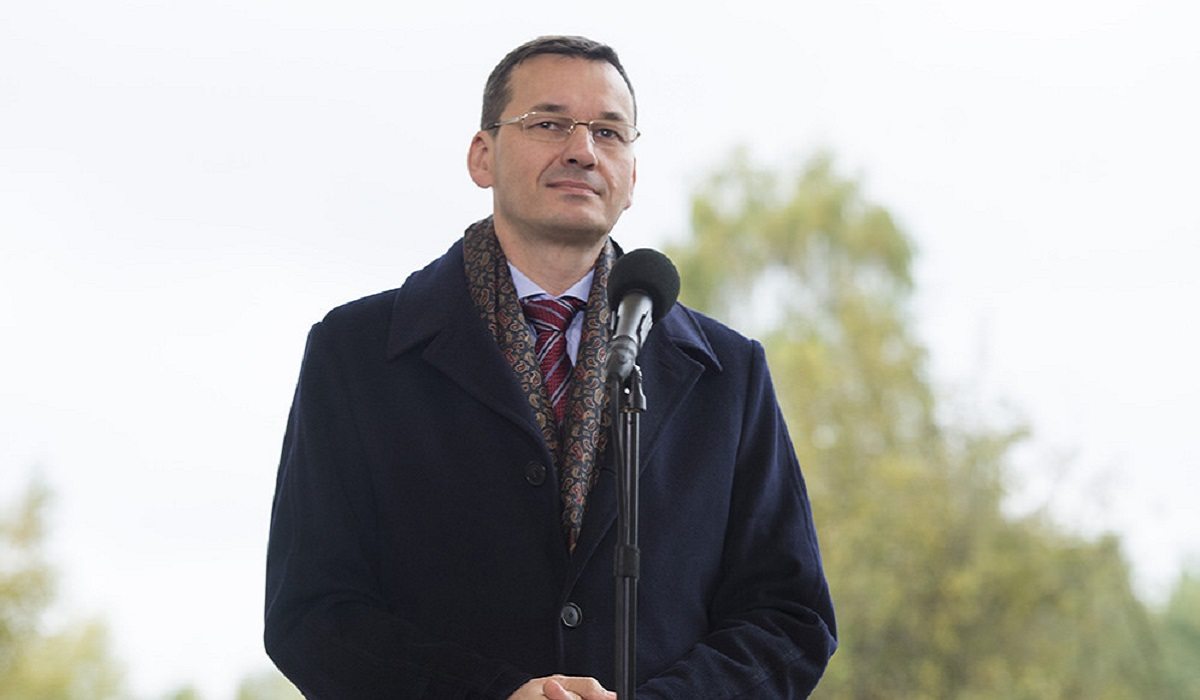 Kobiety chcą zlinczować Morawieckiego! "Przed przemocą domową uchroni je..."