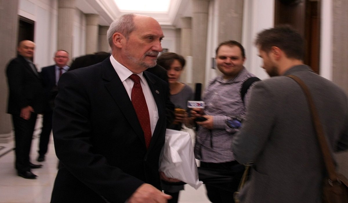 Macierewicz przerywa milczenie! Takich słów nikt się nie spodziewał