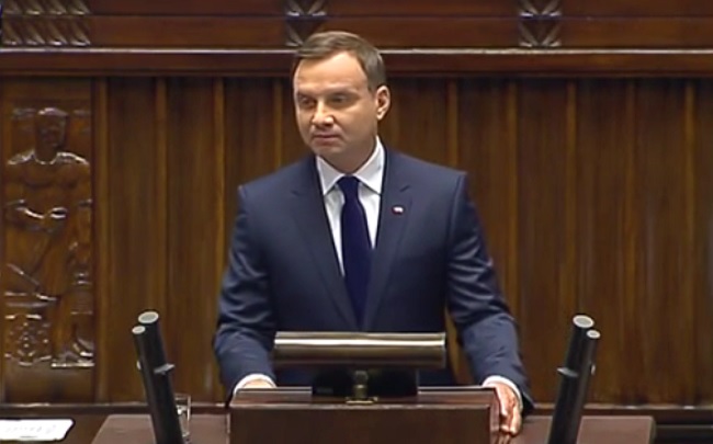 Prokuratura zbada sprawę przejazdów Andrzeja Dudy