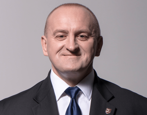 Kowalski do internauty: Powiedz mi to w twarz szmato. Dostał ponad 1000 lajków